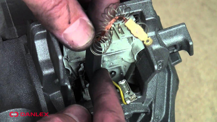 آموزش قدم به قدم تعویض ذغال کارواش خانگی آموزش-تعویض-ذغال-کارواش-خانگی