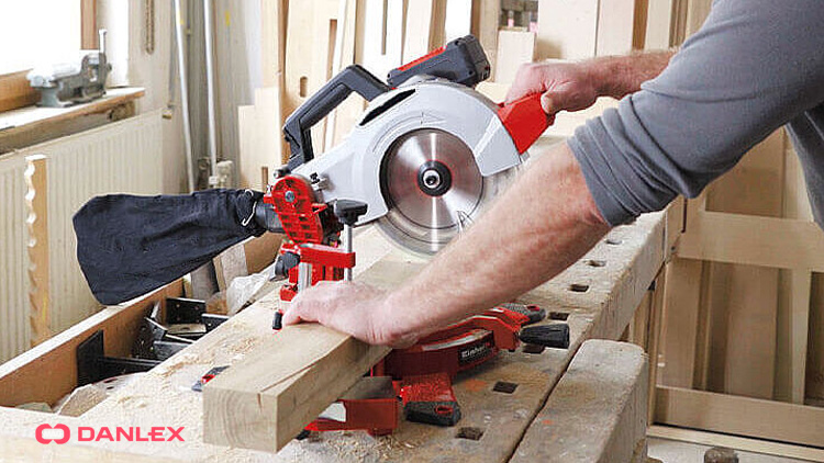 آموزش کار با اره فارسی بر روش-کار-با-اره-فارسی-بر