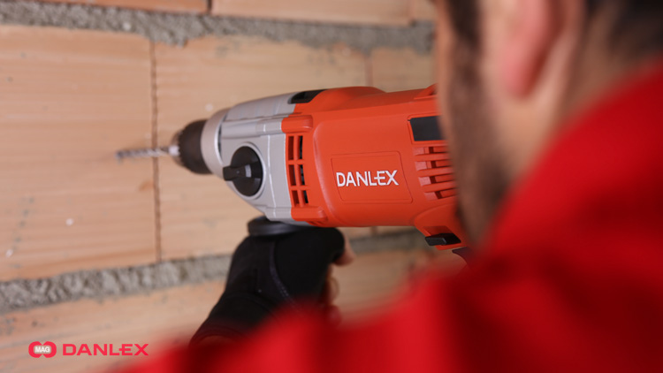 نحوه سوراخکاری با دریل | آموزش کار با دریل برای مبتدیان سوراخکاری-با-دریل