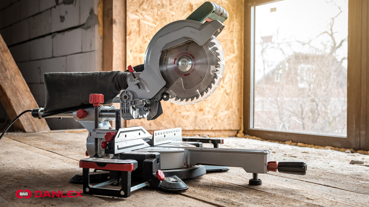 مقایسه-فارسی-بر-ثابت-و-کشویی